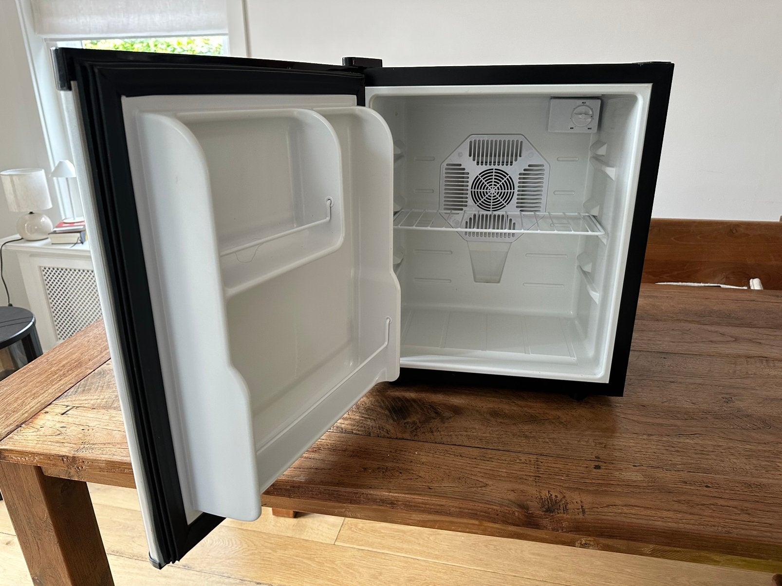 Kinzo minibar / koelkast, Ophalen, Minder dan 75 liter, Zonder vriesvak, Gebruikt