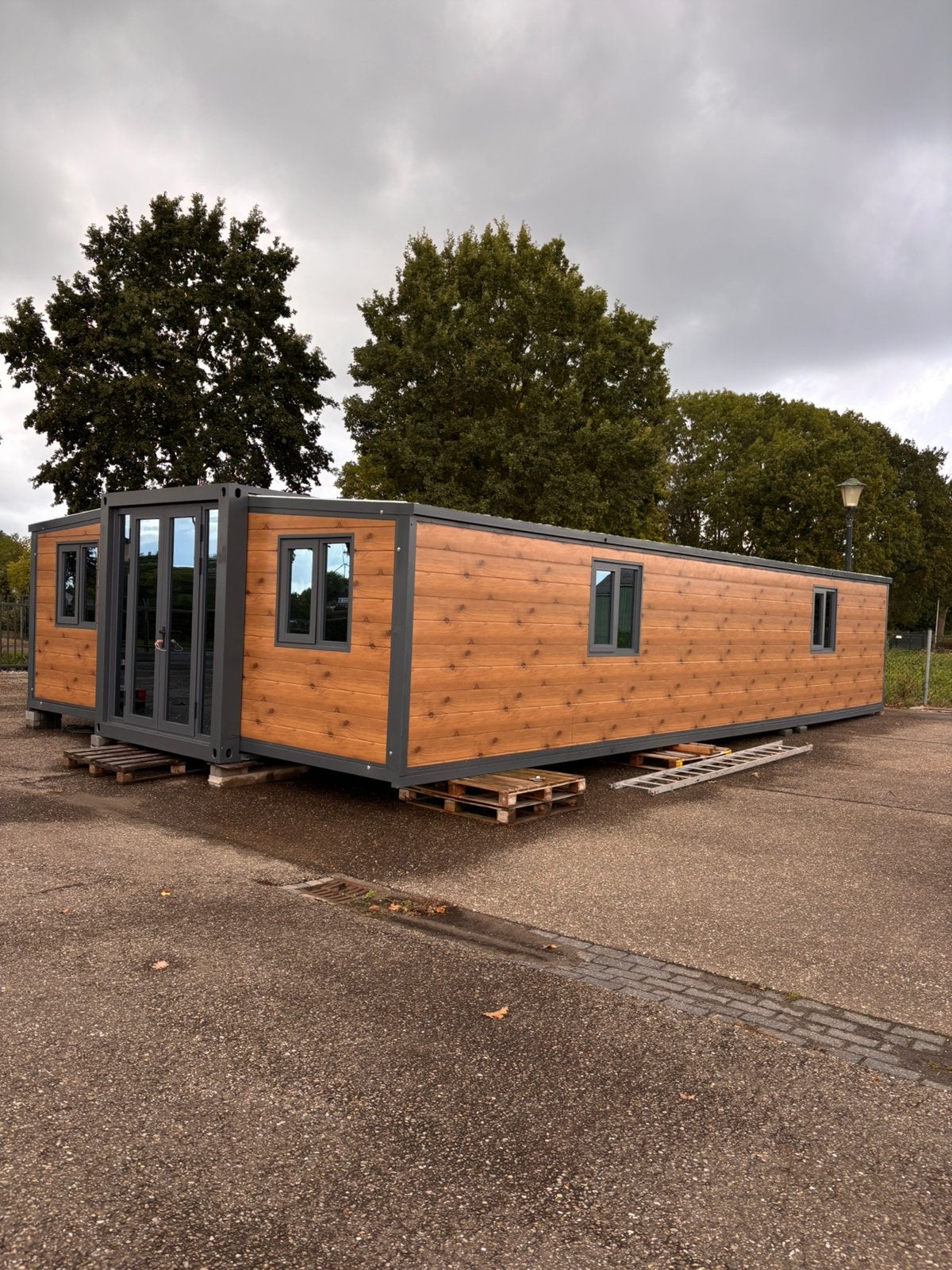 Nieuwe moderne woonunits 6x12m (uitschuifbaar), Caravans en Kamperen