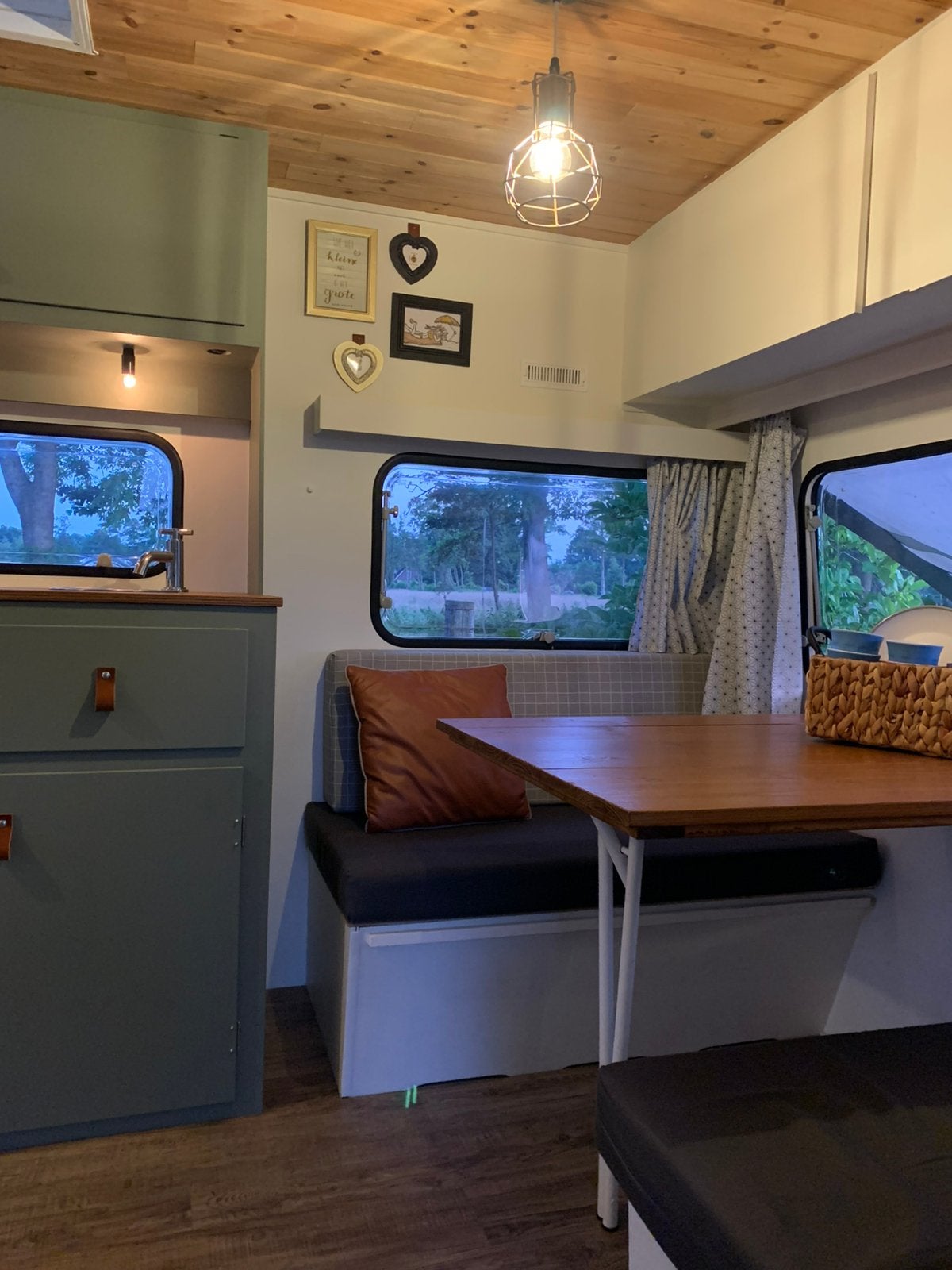 Prachtige caravan Chateau touring 390 elite, Koelkast, Treinzit, Particulier, 500 - 750 kg