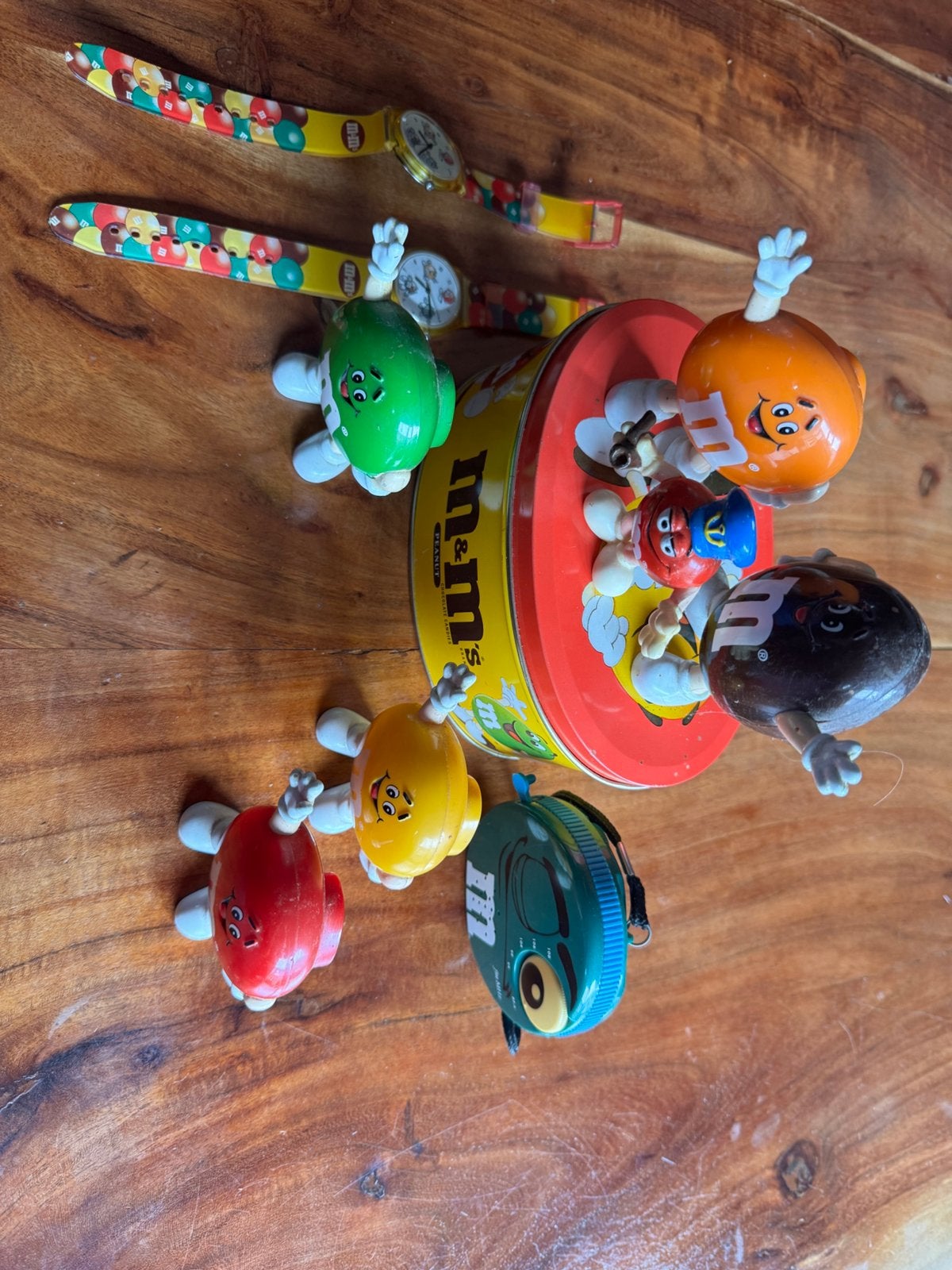 M&M verzameling blik, poppetjes,horloges en radio, Ophalen of Verzenden, Gebruikt