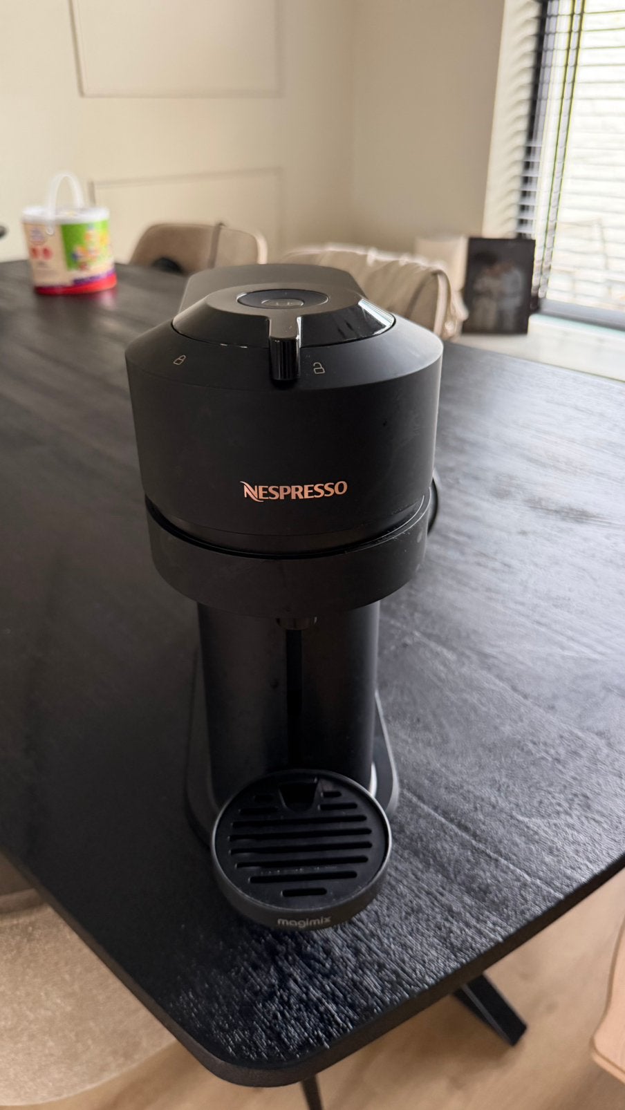 Nespresso vertuo koffiezetapparaat, Ophalen of Verzenden, Zo goed als nieuw, Koffiemachine