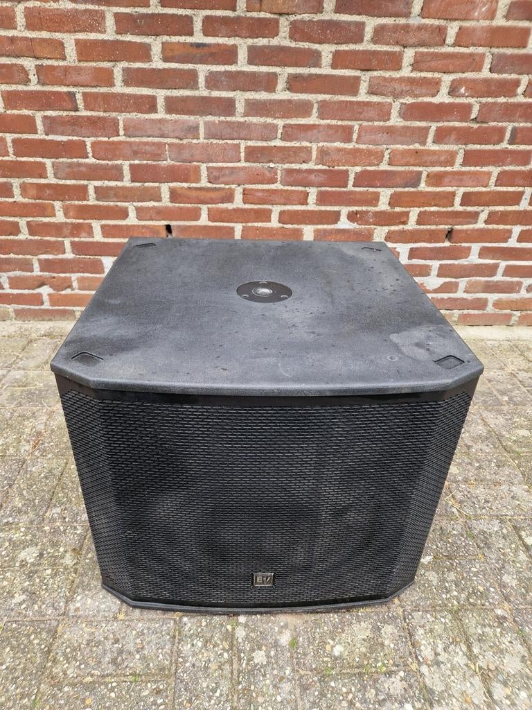 EV Electro Voice EKX 18 SP, 18 inch actieve sub, Muziek en Instrumenten, Versterkers | Keyboard, Monitor en PA, Zo goed als nieuw