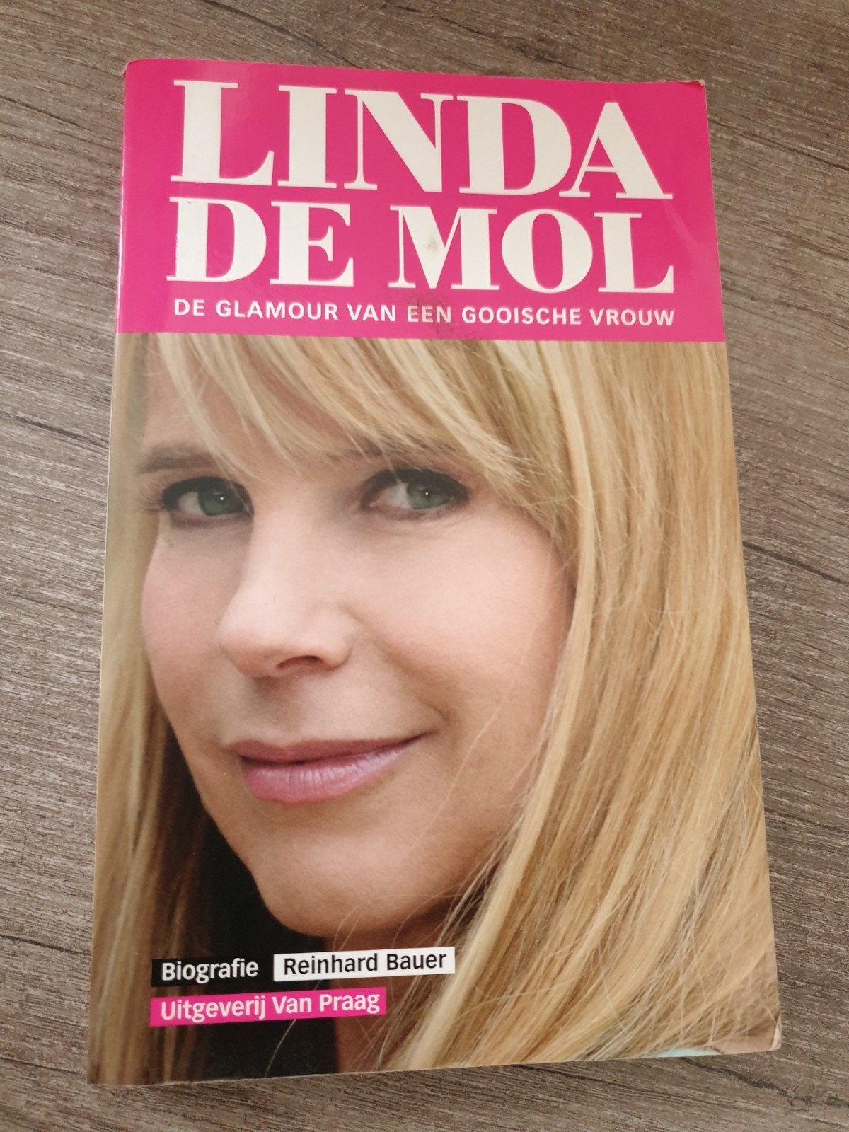 Linda de Mol: De Glamour van een Gooische Vrouw, Ophalen of Verzenden, Gelezen, Reinhard Bauer, Film, Tv en Media