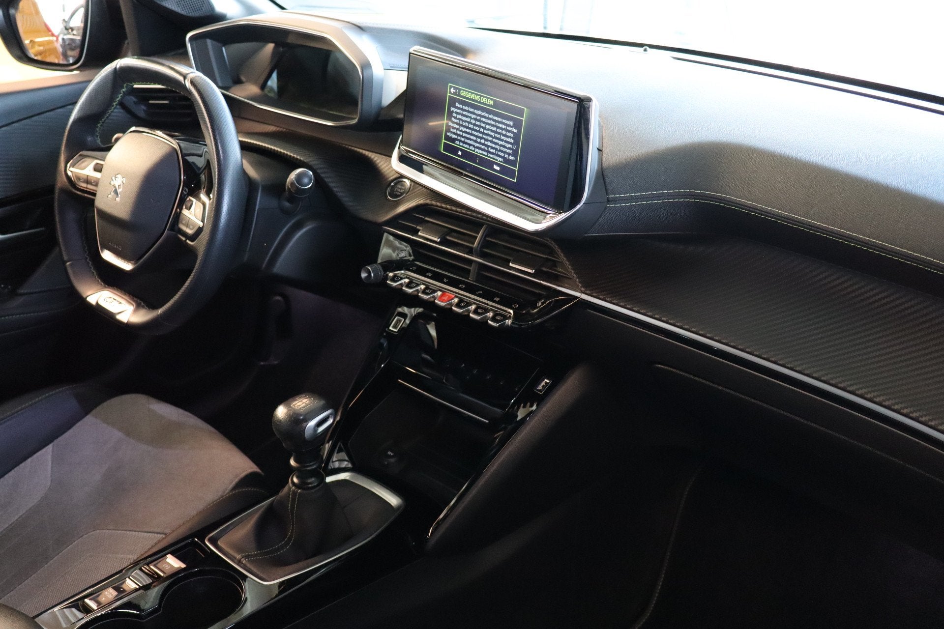 Peugeot 208 1.2 PureTech GT Pack Stoelverwarming! 360 graden, Voorwielaandrijving, 12 maanden, Gebruikt, Automatische klimaatregeling