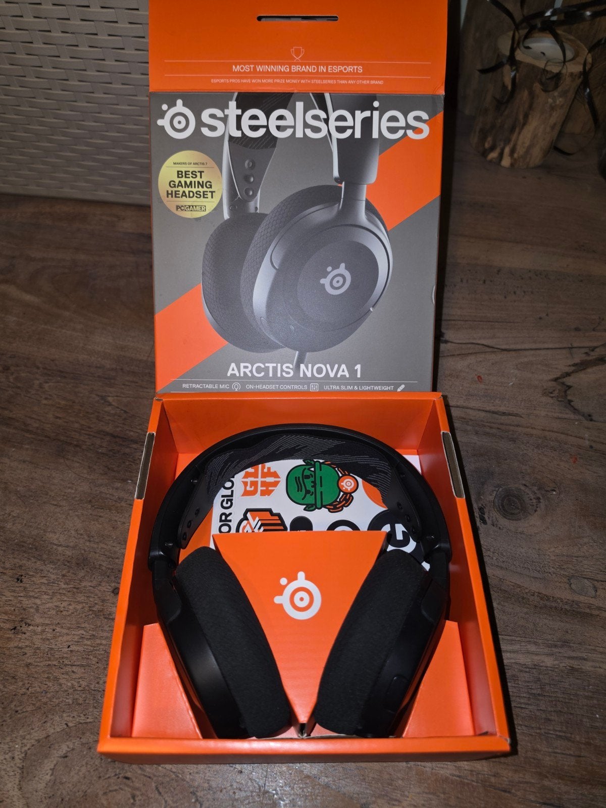 SteelSeries Arctis Nova 1 Gaming Headset – Compleet met doos, Gebruikt, On-ear, Ophalen of Verzenden, Steelseries