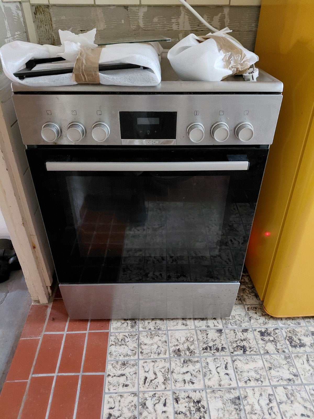 !!Alles moet weg!! Volledig functionerend Bosch gasfornuis., Ophalen, Zo goed als nieuw