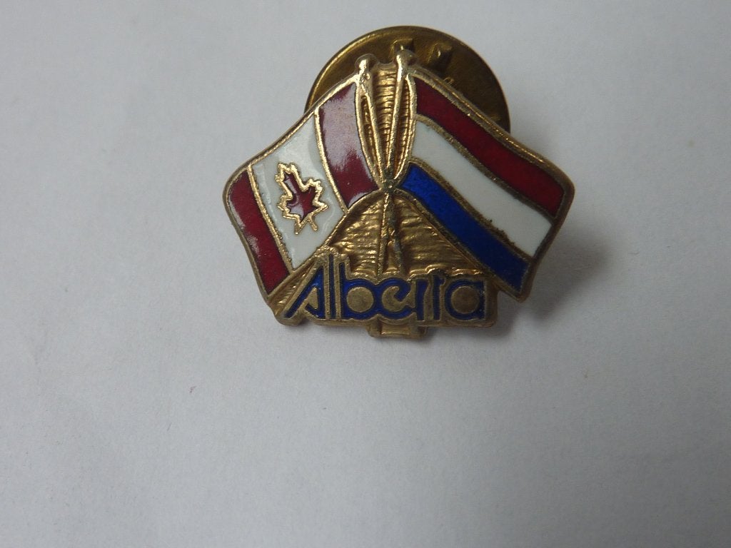 emaillen pin met gekruiste vlaggen Canada Nederland, Ophalen of Verzenden, Gebruikt, Stad of Land, Speldje of Pin