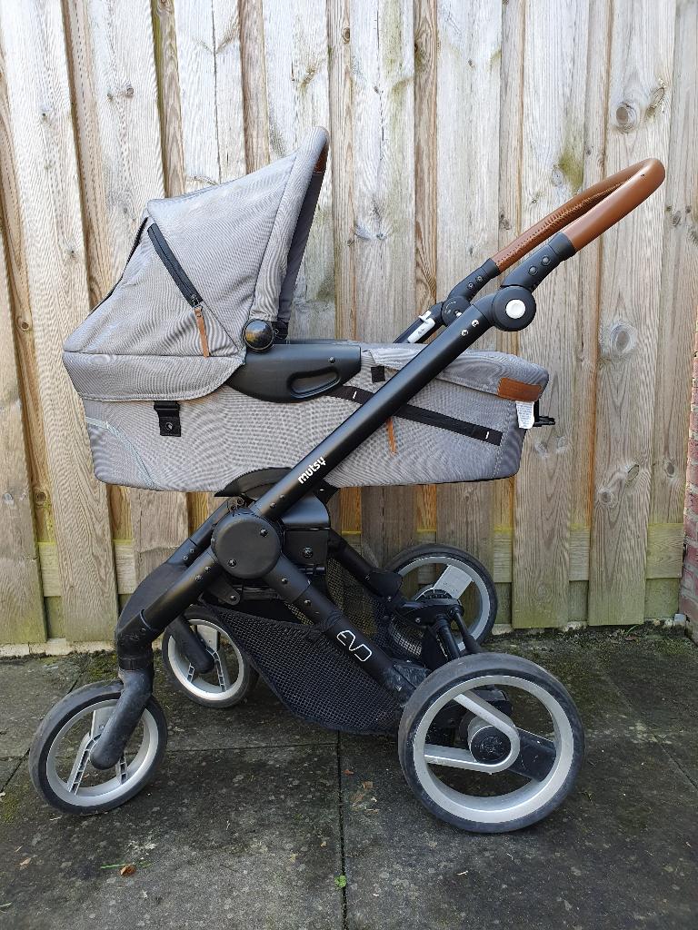 Kinderwagen Mutsy met diverse onderdelen, Ophalen, Gebruikt, Mutsy