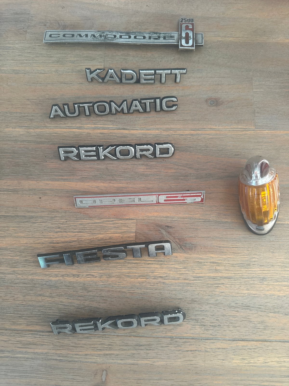 Diverse Auto Emblemen en Knipperlicht - Opel, Ford, Ophalen of Verzenden, Gebruikt, Opel