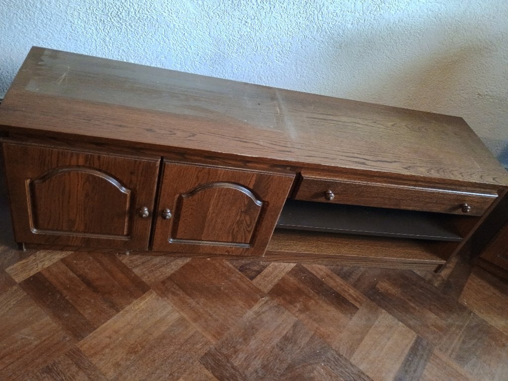 dressoir  kast  gratis   eikenhouten lage  kast, Huis en Inrichting, Kasten | Dressoirs, Ophalen, Gebruikt, Met deur(en), 150 tot 200 cm