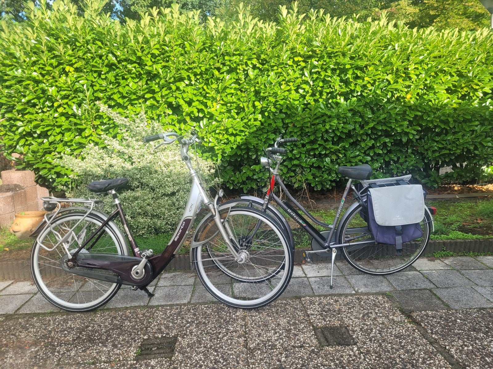Twee fietsen, Ophalen of Verzenden