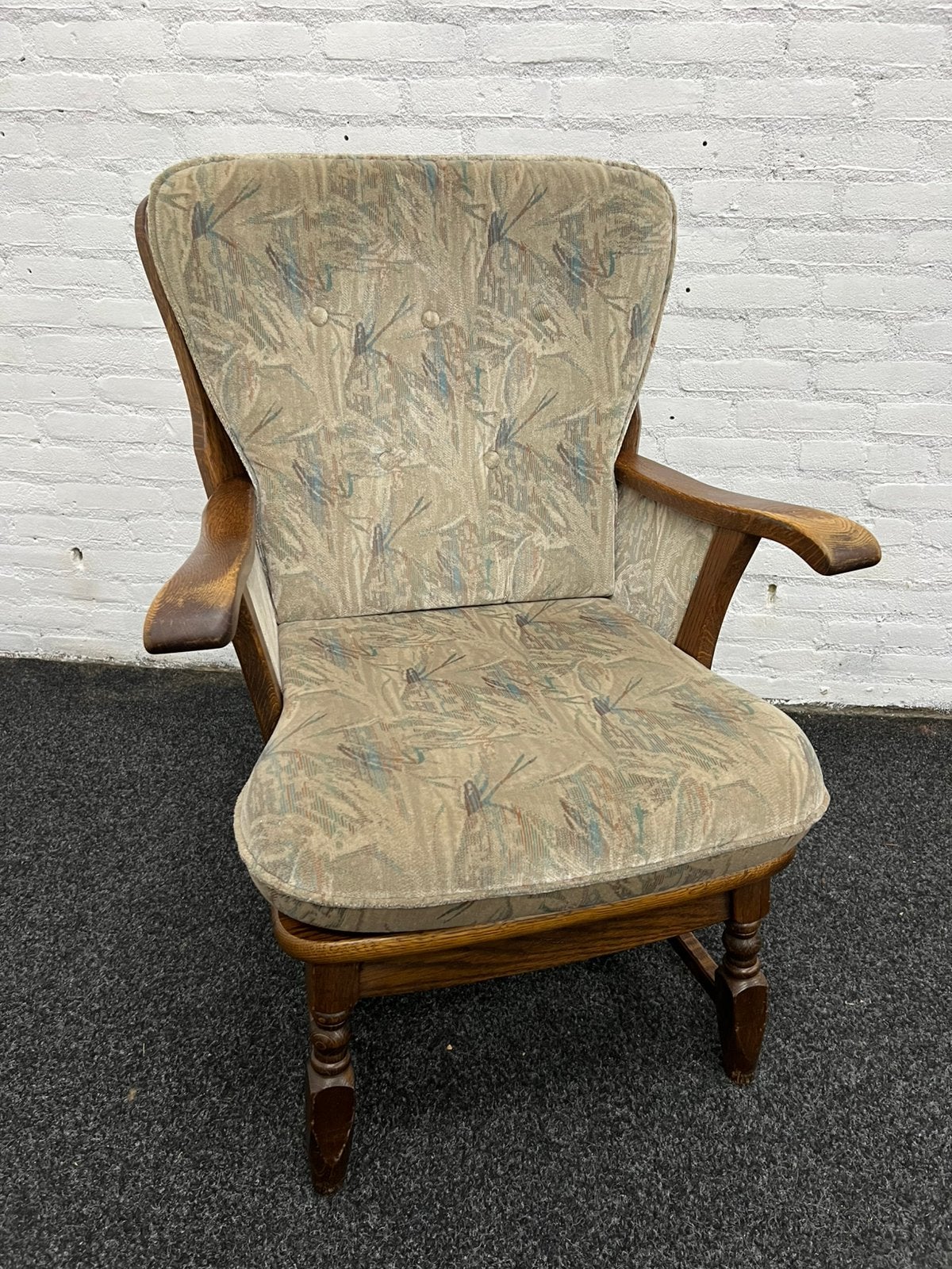 Gratis ophalen : Oma’s Antieke Stoel Fauteuil Donker Eiken, Antiek en Kunst, Ophalen