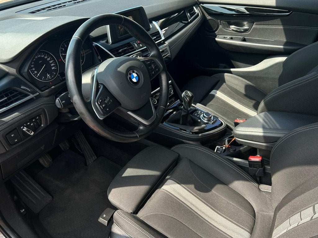 BMW 2-serie Active Tourer 218i Sport, Auto's, BMW, Voorwielaandrijving, Gebruikt, Origineel Nederlands, Bedrijf