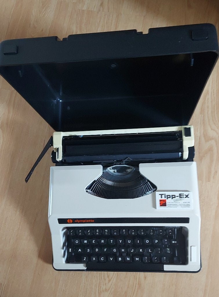 Vintage typemachine merk Olympia, Diversen, Typemachines, Ophalen of Verzenden, Gebruikt