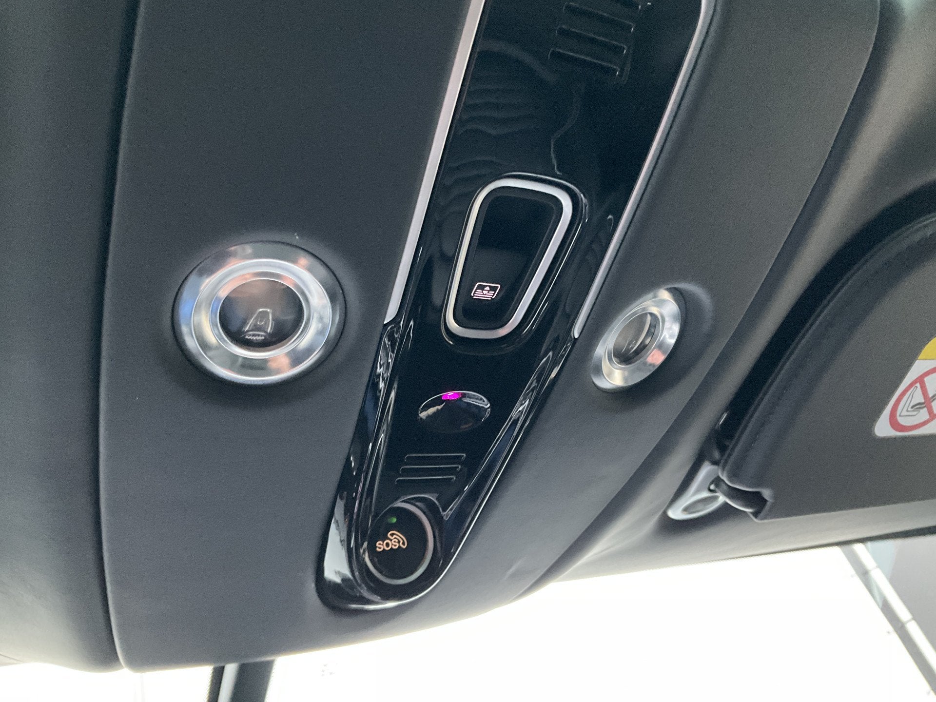 Foto 57 van Aston Martin Dbx 4.0 V8 360 Memory Stoelverw/koeling Sfeer