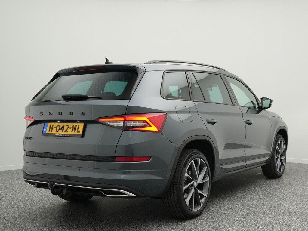 Skoda Kodiaq 1.5 TSI 150pk AUTOMAAT Sportline Business | Tre, Auto's, Skoda, 4 cilinders, 150 pk, Bedrijf, Kodiaq