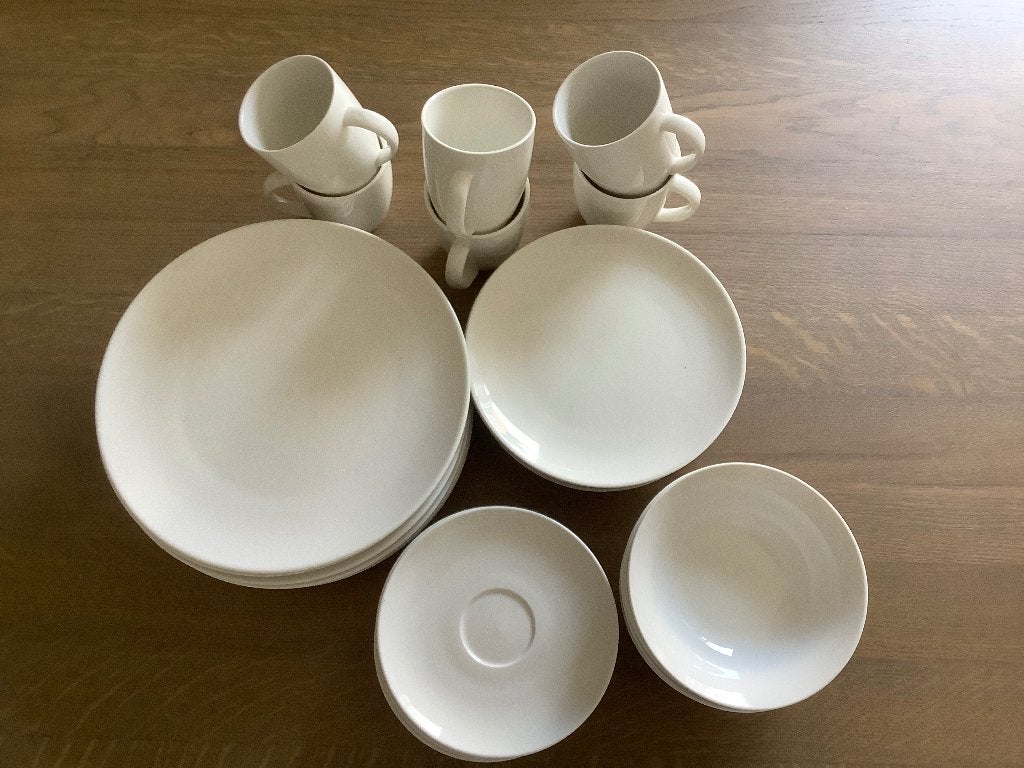 Serviesgoed vt wonen, Ophalen of Verzenden, Zo goed als nieuw, Porselein, Compleet servies