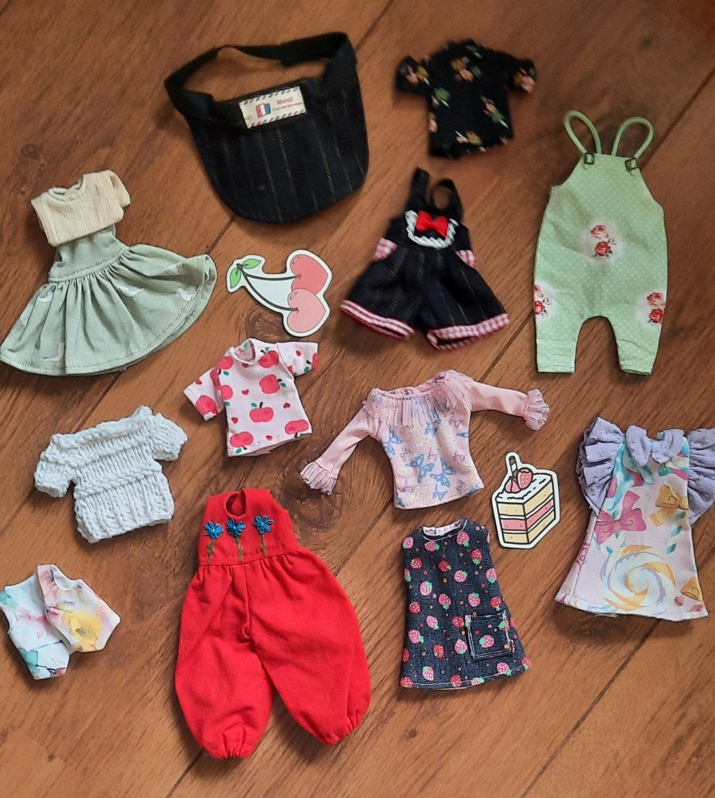 12 kleding items voor bjd blythe of pullip poppen IZGST!, Ophalen of Verzenden, Zo goed als nieuw, Kleertjes