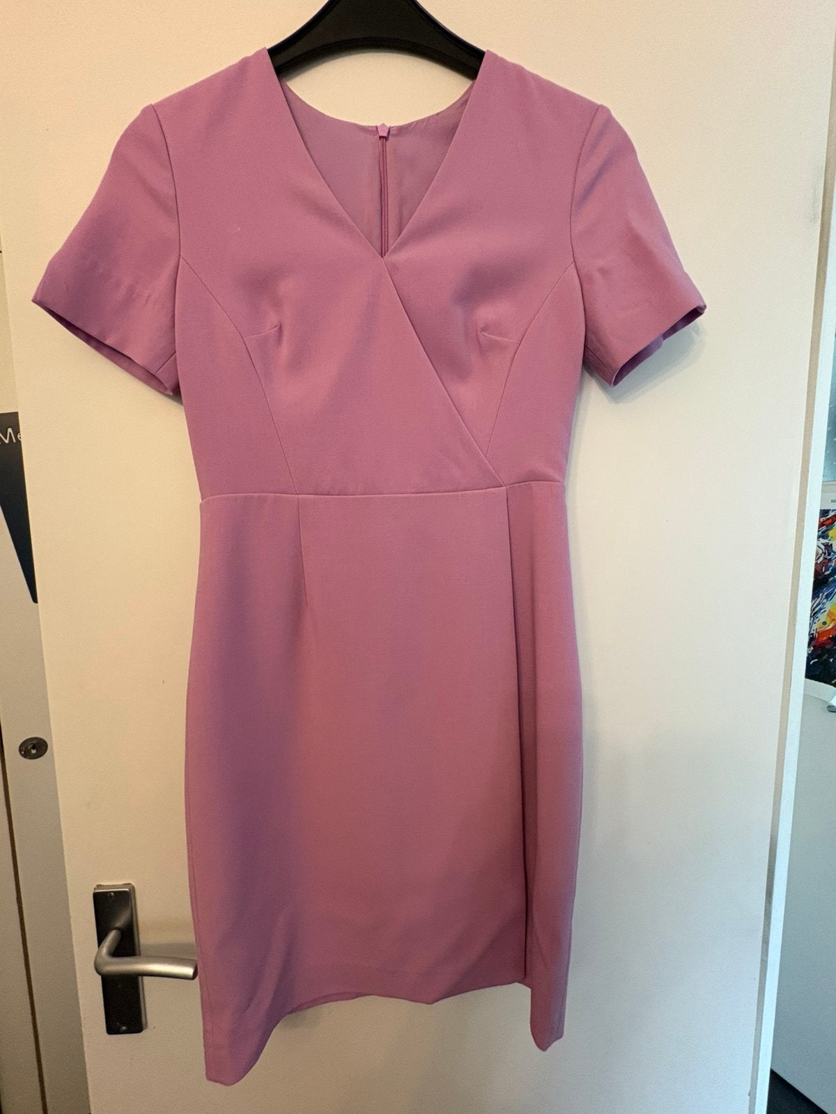 Elegant Lila Jurk met V-hals en Korte Mouwen, Kleding | Dames, Paars, Ophalen of Verzenden, Zo goed als nieuw, Maat 34 (XS) of kleiner