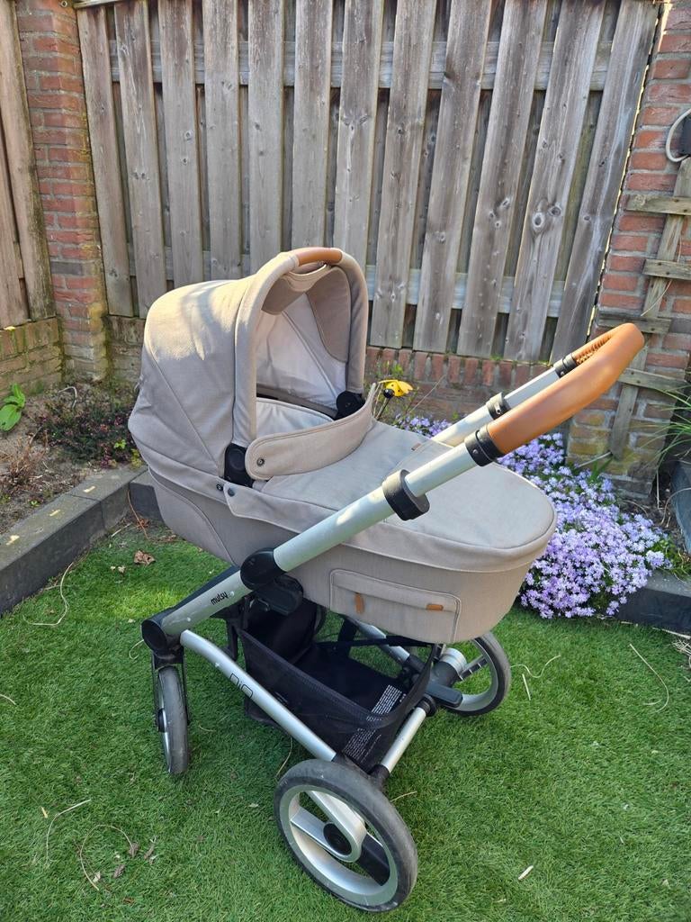 Kinderwagen Mutsy Nio taupe kleur, Kinderen en Baby's, Kinderwagens en Combinaties, Gebruikt, Mutsy, Verstelbare duwstang, Ophalen