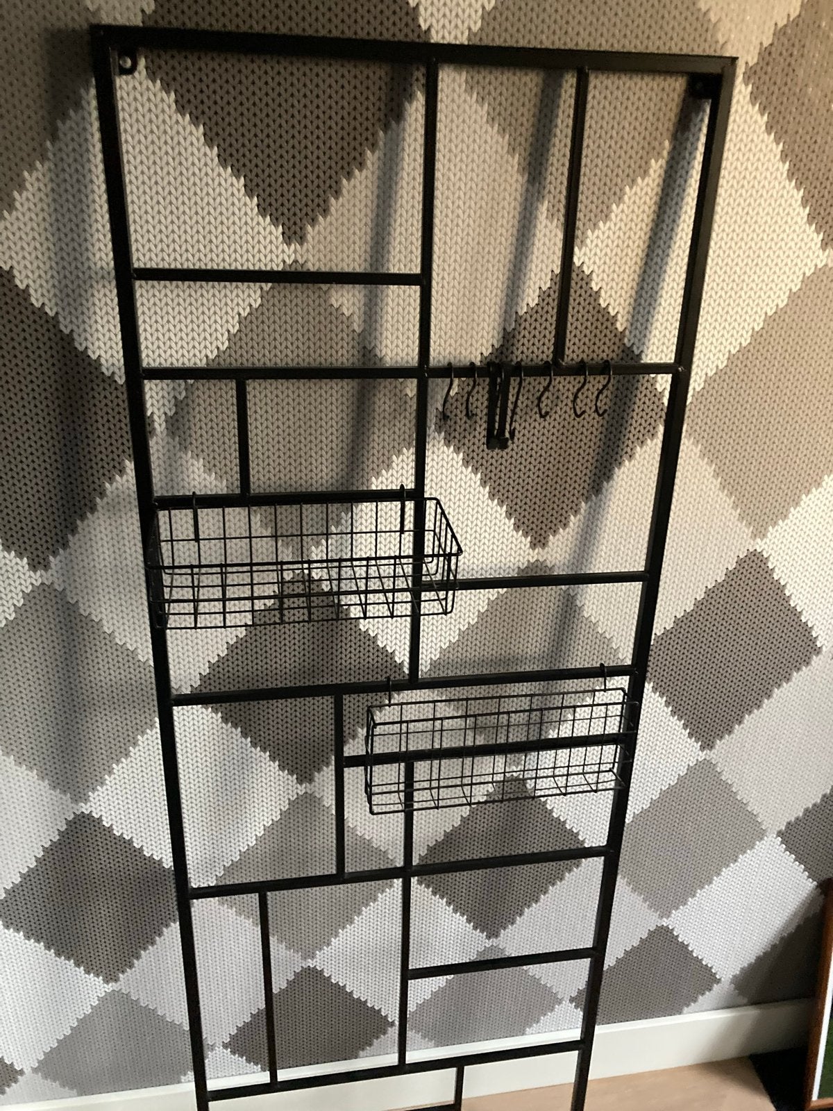 Zwart metalen rek met mandjes en haken - 155 cm hoog, Ophalen of Verzenden, Zo goed als nieuw