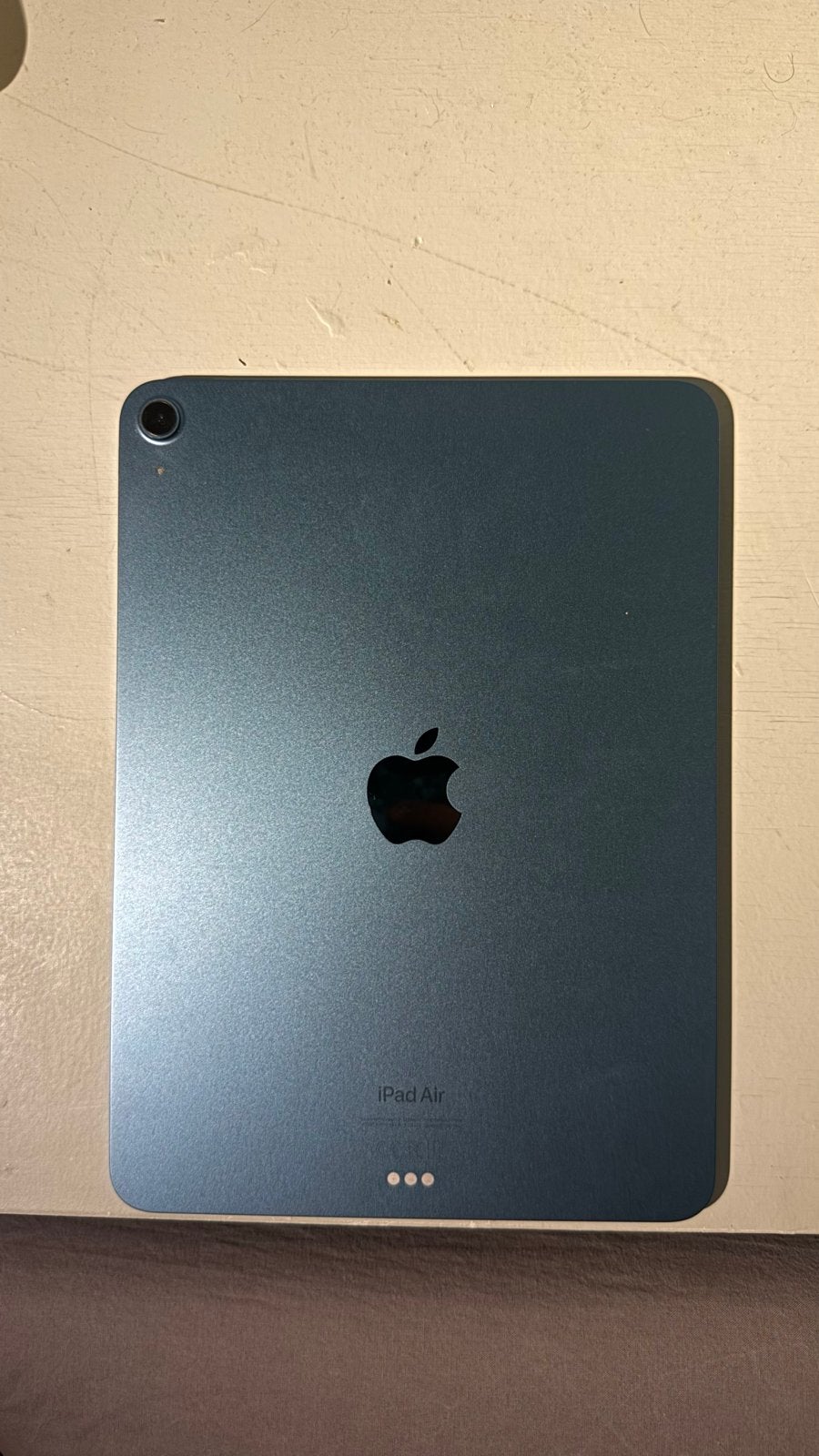 Foto 3 van iPad Air 5 (64GB, Wi-Fi, Blauw) + Toetsenbordhoes + Apple Pe