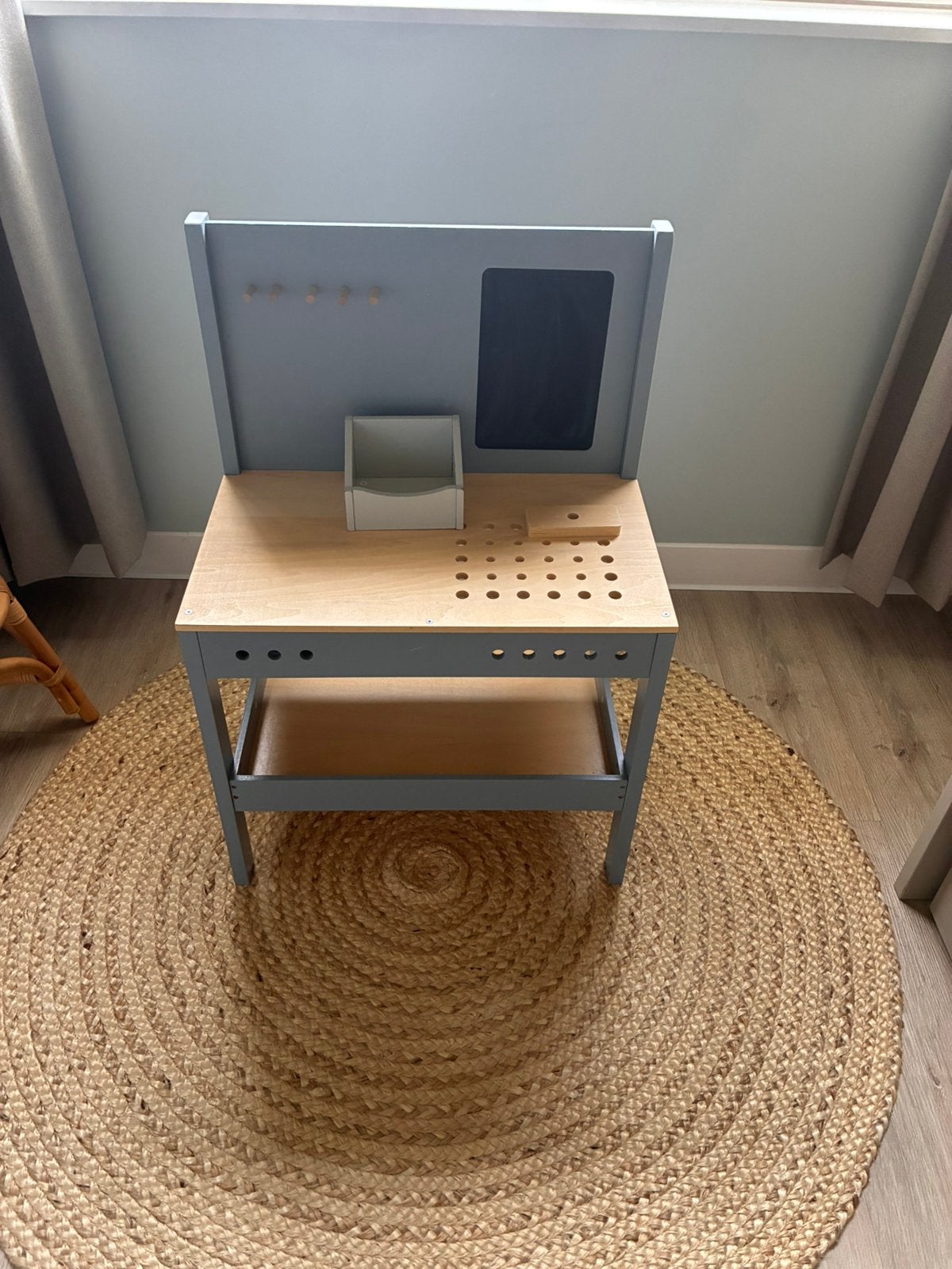 Houten speelgoed werkbank van Petite Amelie
