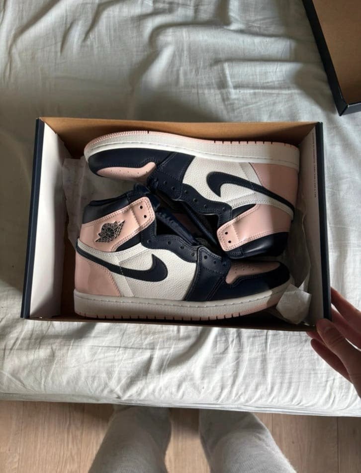 Jordan 1 Bubblegum - Nieuw in doos - Maat 42, Kleding | Heren, Schoenen, Overige kleuren, Nieuw, Ophalen of Verzenden, Sneakers of Gympen