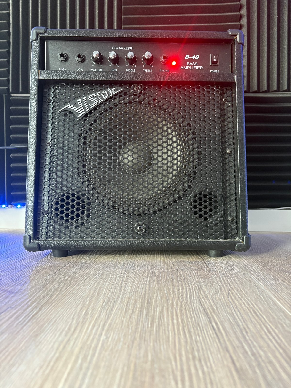 Vision B-40 Basversterker 40 Watt, Muziek en Instrumenten, Versterkers | Bas en Gitaar, Zo goed als nieuw, Minder dan 50 watt