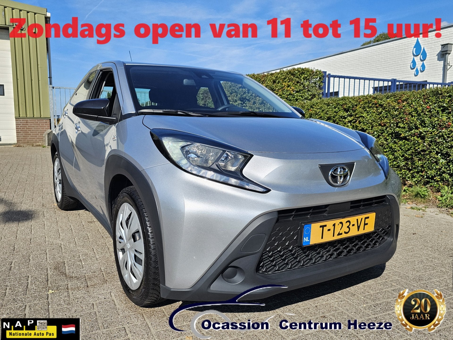 Toyota Aygo X 1.0 VVT-i MT Play, Camera! Carplay! Apk 9-2027, Auto's, Dealer onderhouden, Stof, Gebruikt, 4 stoelen