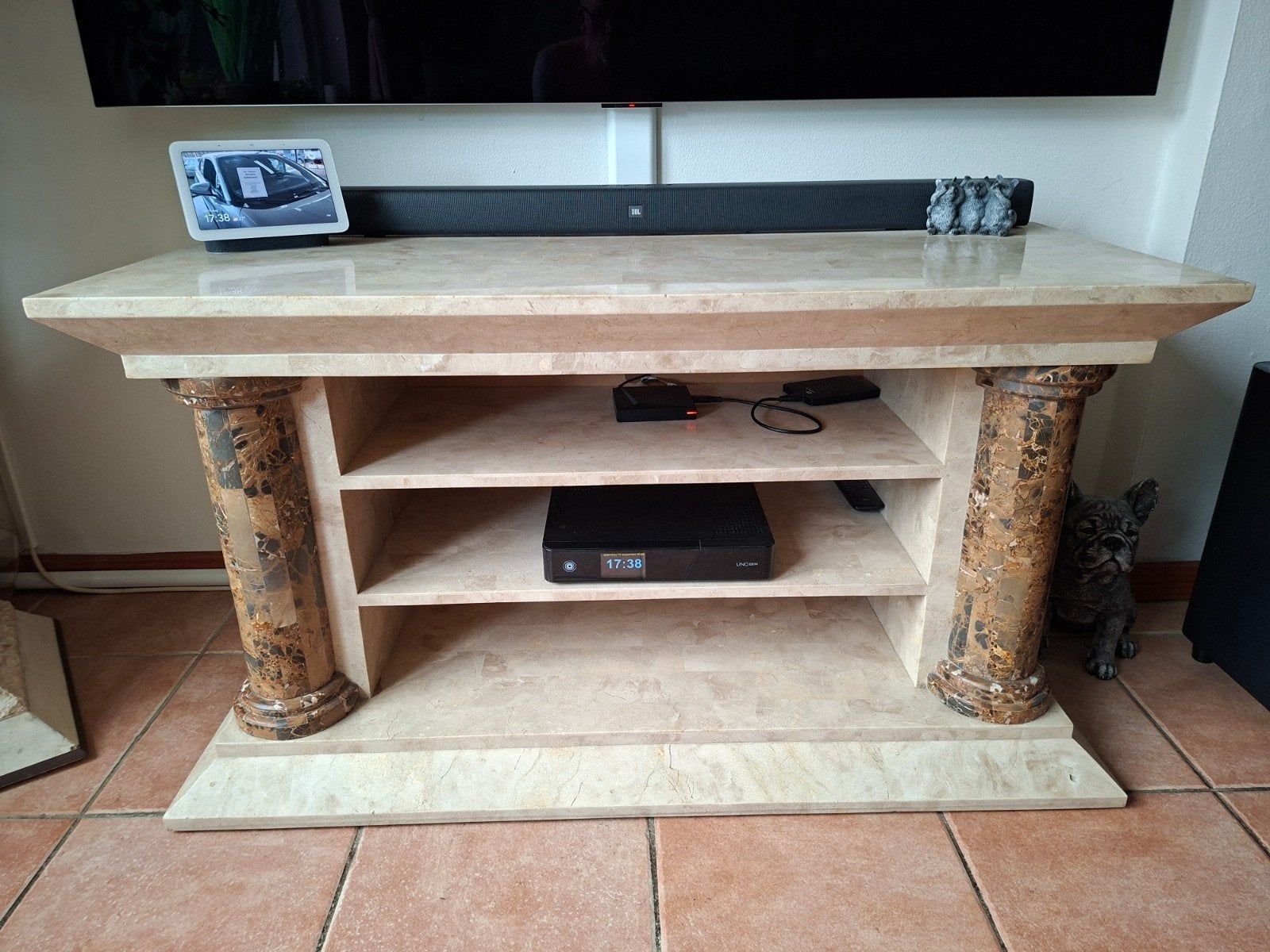 Natuursteen tv meubel Gratis, Huis en Inrichting, Kasten | Televisiemeubels, Ophalen, Gebruikt, 100 tot 150 cm, Minder dan 100 cm