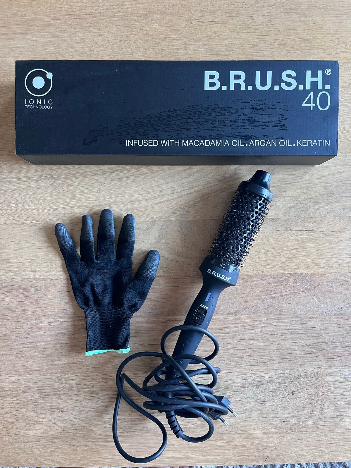 B.R.U.S.H. haarborstels 30mm en 40mm, Sieraden, Tassen en Uiterlijk, Uiterlijk | Haarverzorging, Ophalen, Zo goed als nieuw, Kam of Borstel