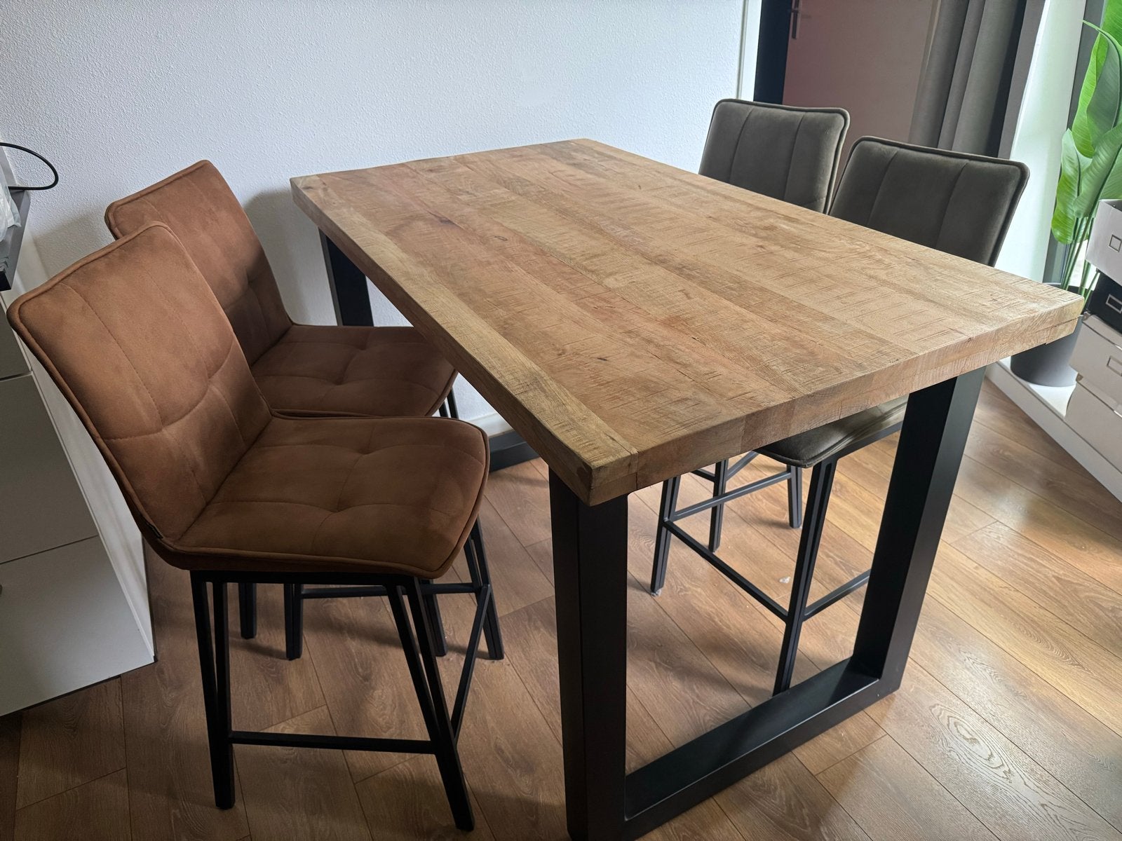 De Bommel bartafel Yuca + 4 bartstoelen | Complete set, Ophalen, 100 tot 150 cm, 50 tot 100 cm, Zo goed als nieuw