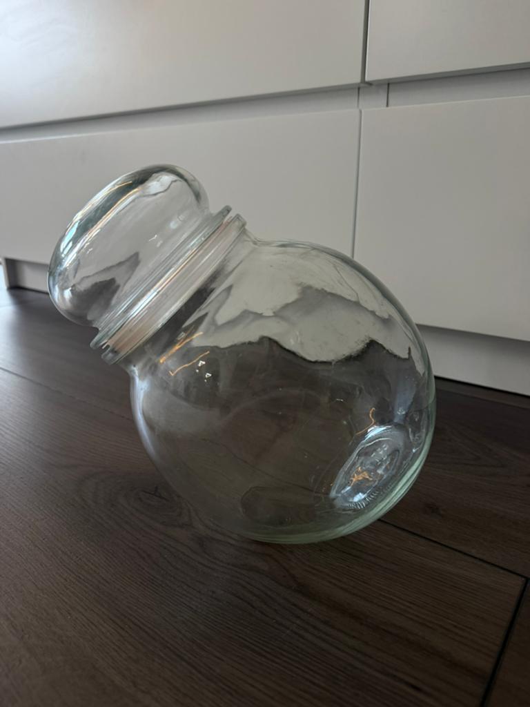Glazen snoeppot, Ophalen