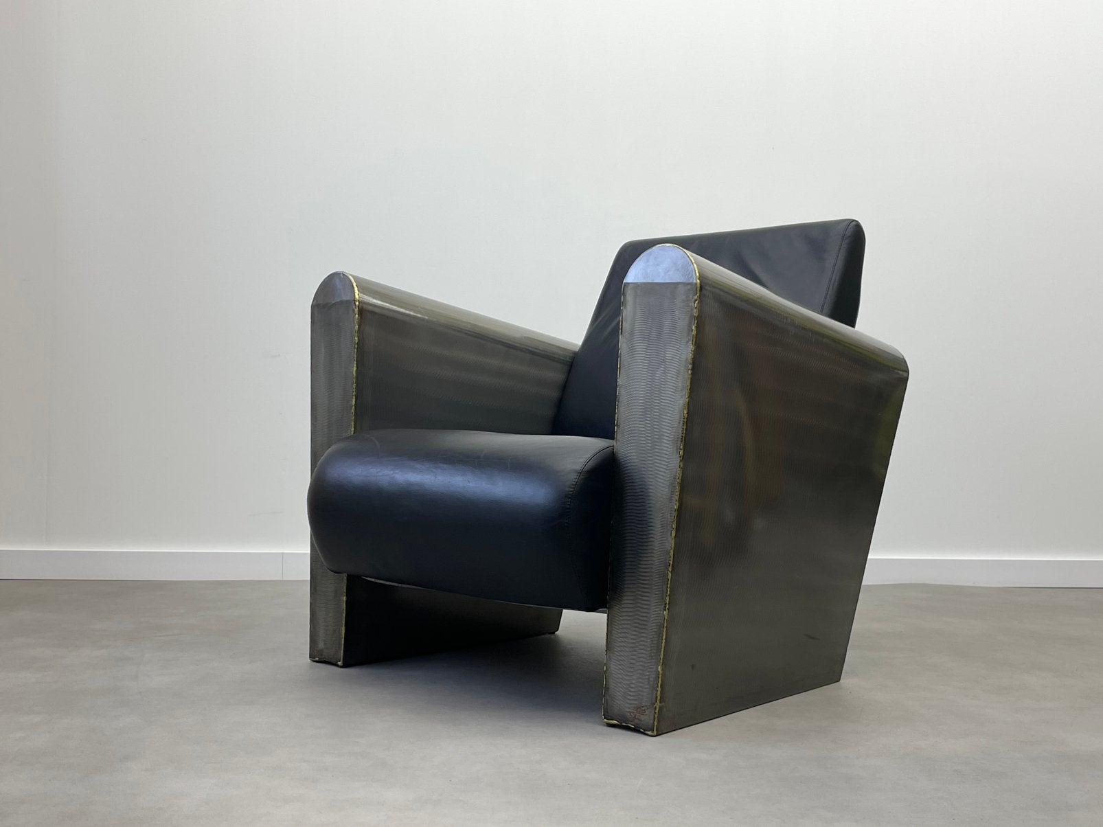 Exclusieve vintage stalen fauteuil, Huis en Inrichting, Ophalen, Zo goed als nieuw, 75 tot 100 cm