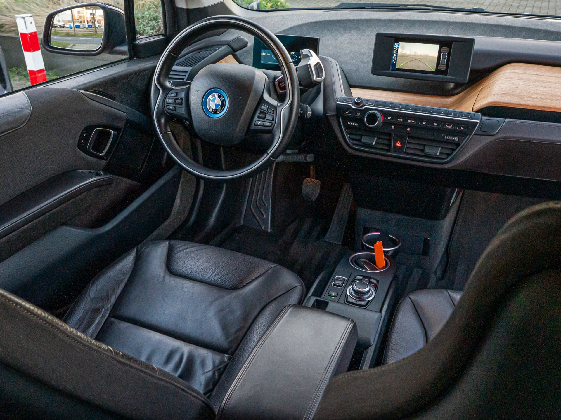 BMW i3 Basis Comfort 22 kWh ORG NL LEDER CAMERA STOELVERW WA, Auto's, Automaat, Achterwielaandrijving, Gebruikt, Overige kleuren