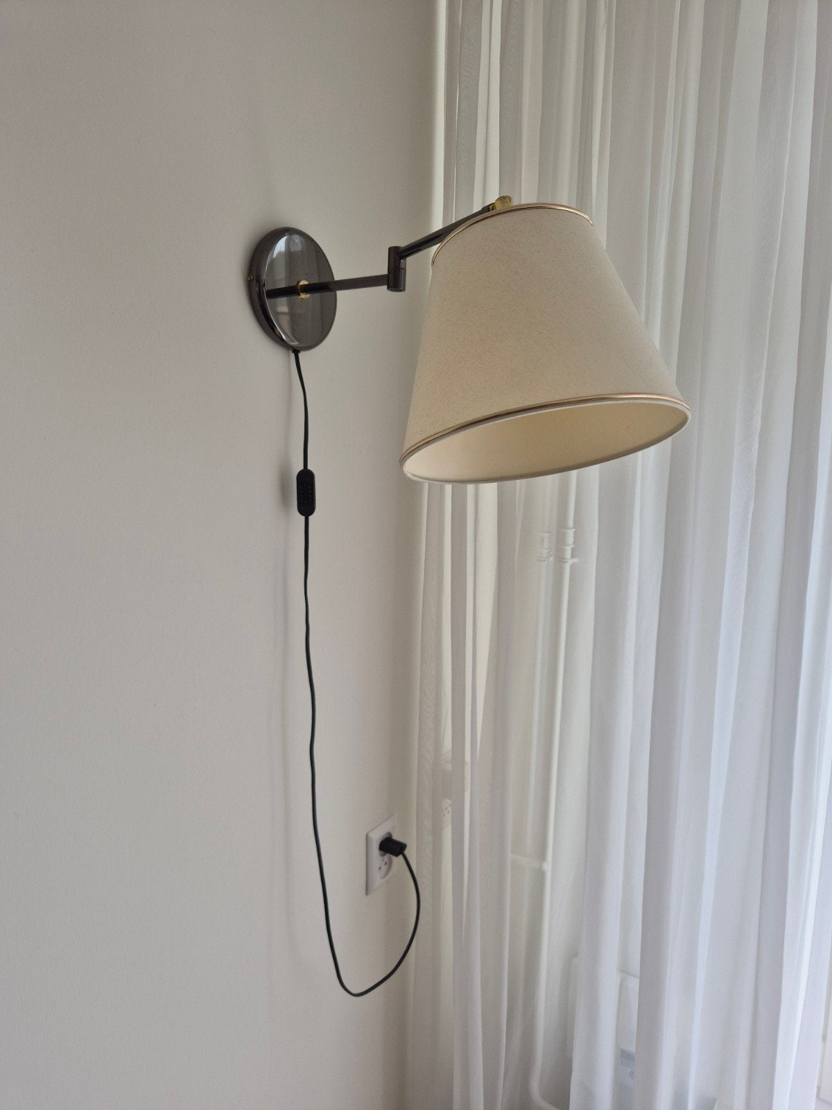 Stijlvolle wandlamp met stoffen kap, Ophalen of Verzenden, Gebruikt, Metaal