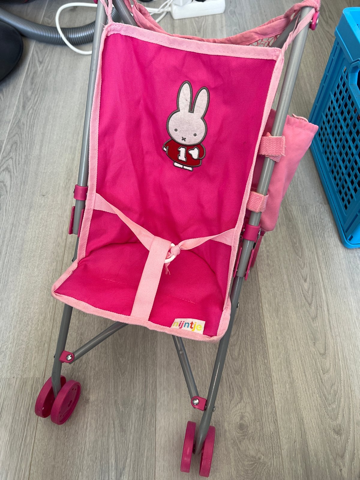 Roze Nijntje poppenwagen met flesje en netje, Ophalen, Gebruikt, Overige typen
