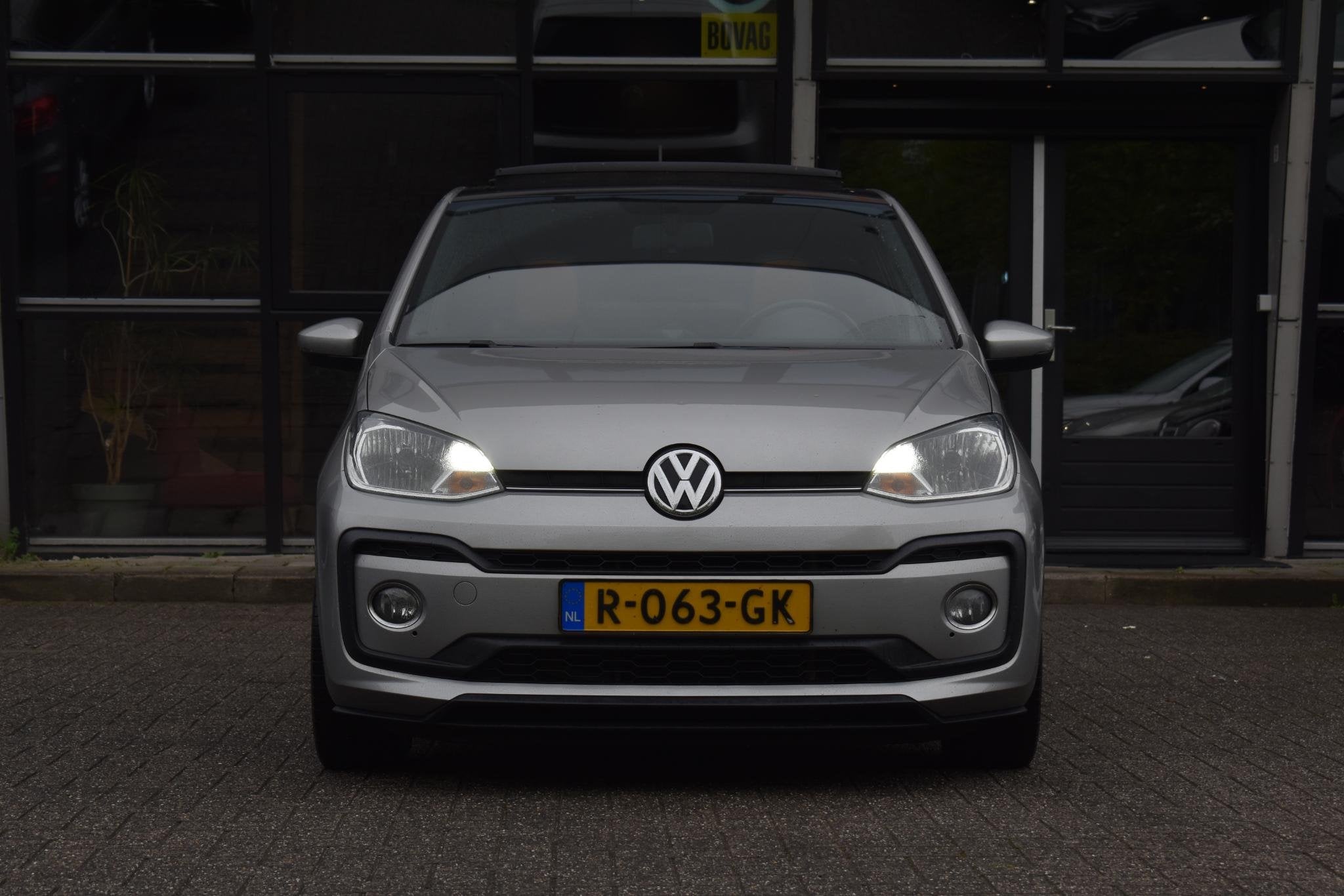 Volkswagen Up! 1.0 TSI BMT cross up! Airco Pano Stoelverwarm, Auto's, Volkswagen, Dealer onderhouden, Stof, Gebruikt, 4 stoelen