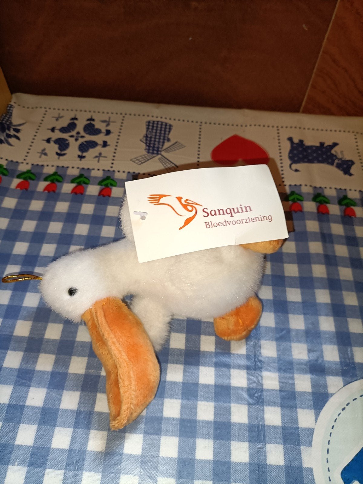 Sanquin bloedbank pelikaan knuffeltje nieuw met kaartje, Ophalen of Verzenden, Nieuw
