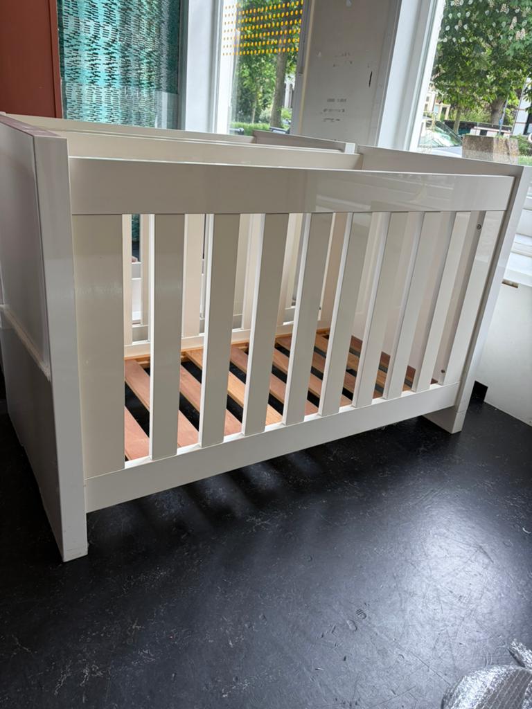 Ledikant hoogglans wit mooi voor een tweeling, Ophalen, Gebruikt, Minder dan 140 cm, Minder dan 70 cm