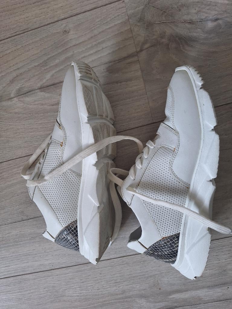 Sneakers maat 37 van Two Day wit met beige en zwart, Kleding | Dames, Schoenen, Twoday, Wit, Ophalen of Verzenden, Sneakers of Gympen