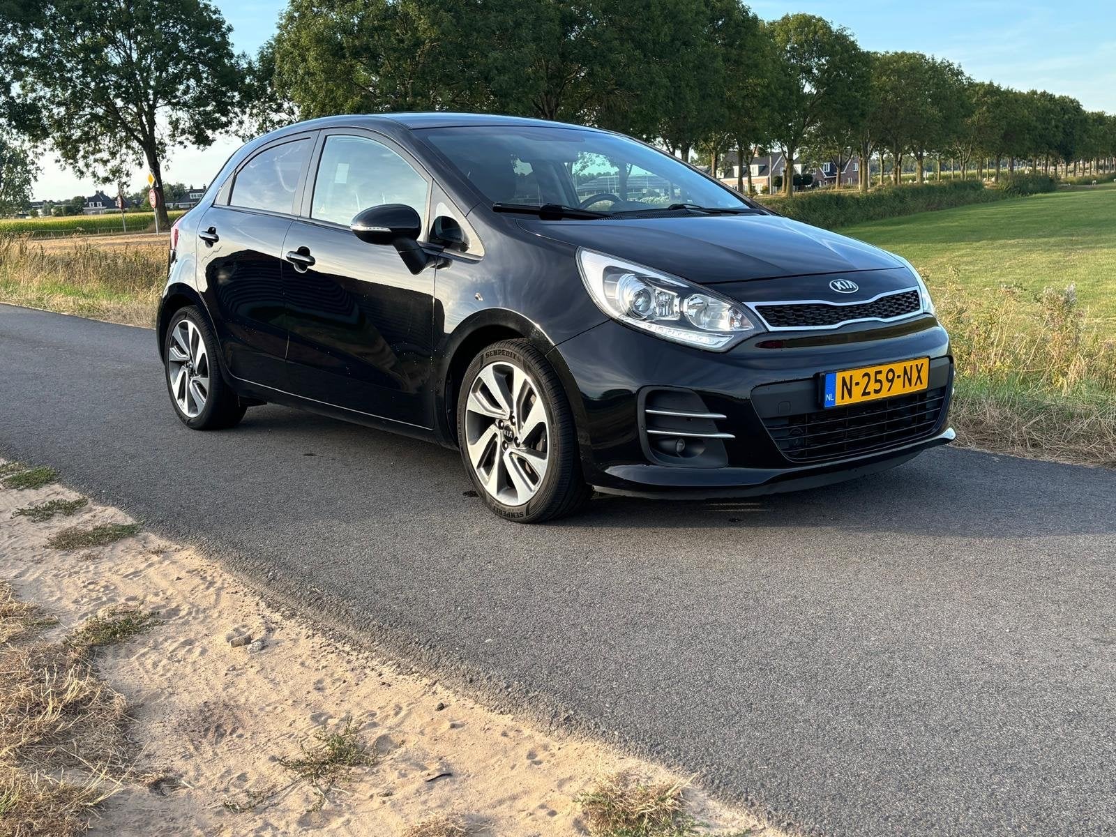Kia Rio 1.2 I 5DRS 2015 Zwart, 1027 kg, 40 €/maand, Zwart, 4 cilinders