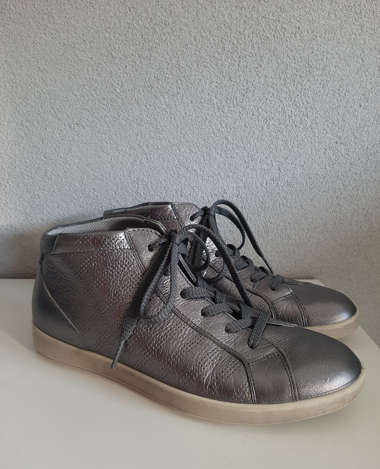 ECCO zilvergrijze halfhoge veterschoenen maat 39, Kleding | Dames, Schoenen, Ecco, Ophalen of Verzenden, Sneakers of Gympen, Zo goed als nieuw