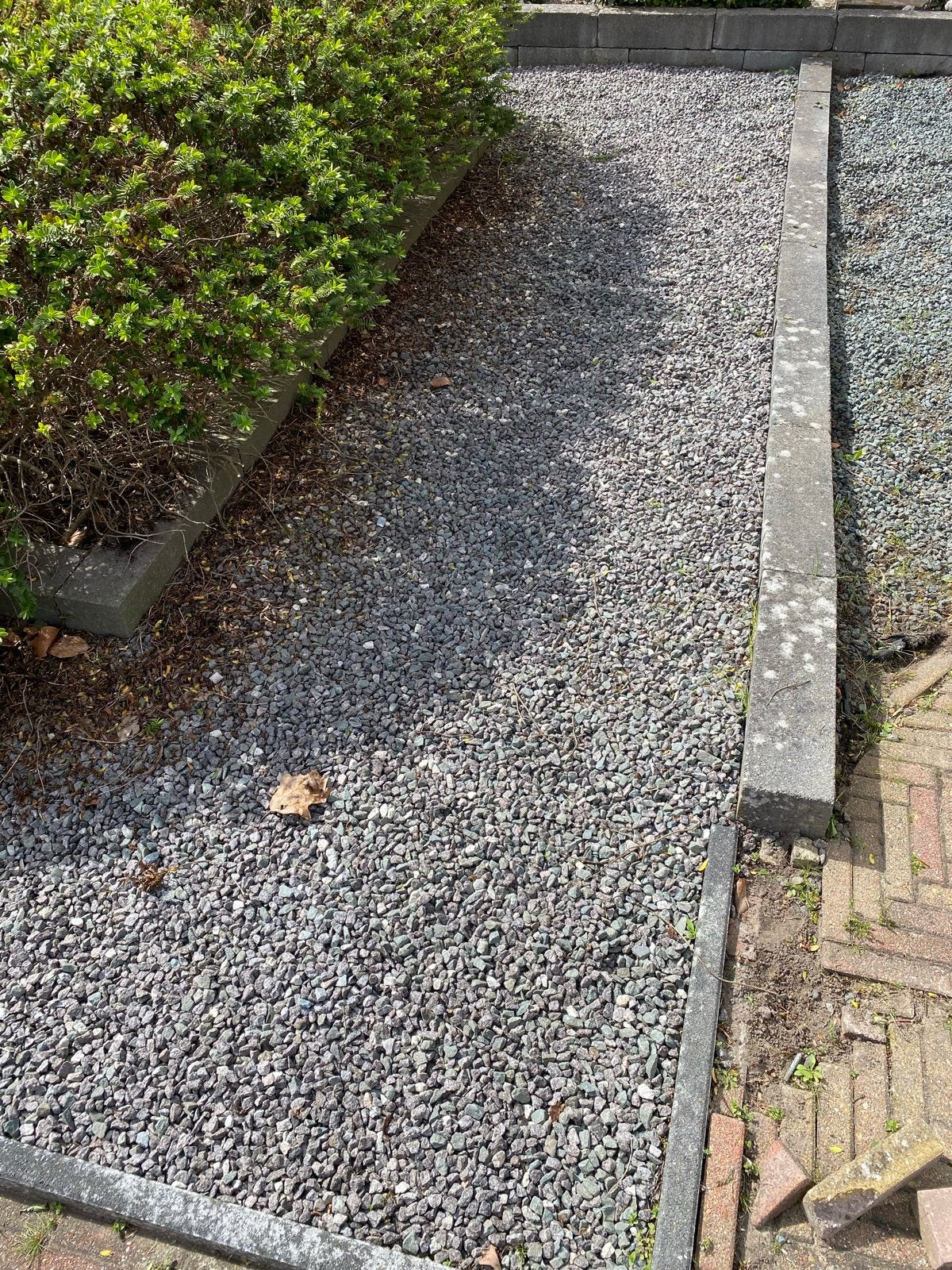 Gratis af te halen: Grijs grind/split voor tuin of oprit, Tuin en Terras, Grind, Keien en Split, Ophalen, Gebruikt, Grijs, Grind