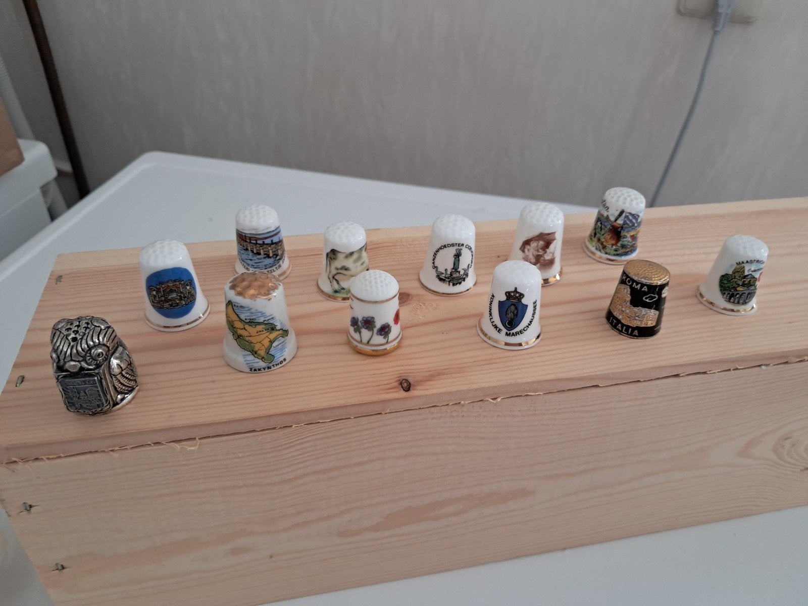 Verzameling vingerhoedjes - diverse landen en thema's, Ophalen of Verzenden, Gebruikt
