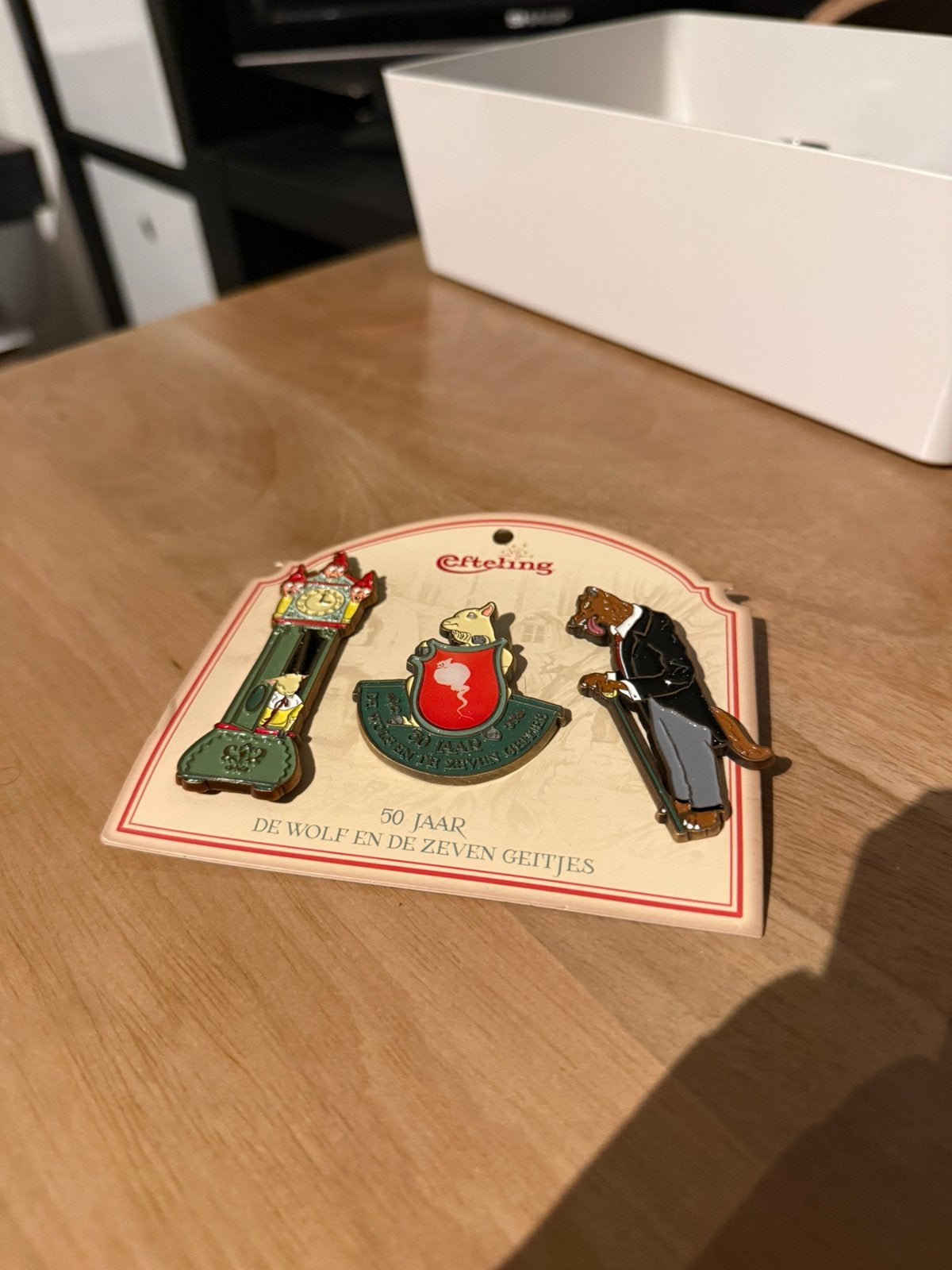 Efteling pin set de wolf en de 7 geitjes jubileum, Verzamelen, Efteling, Ophalen of Verzenden, Zo goed als nieuw, Button of Speldje