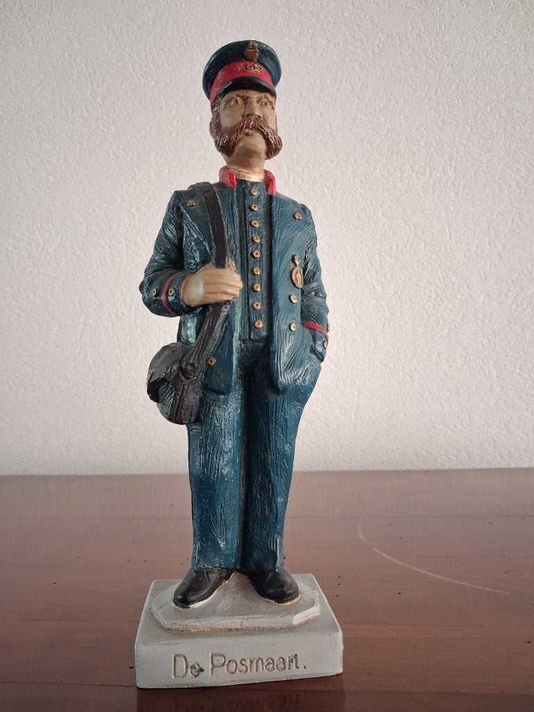 beeldje van postbode, Verzamelen, Beelden en Beeldjes, Ophalen, Zo goed als nieuw, Mens