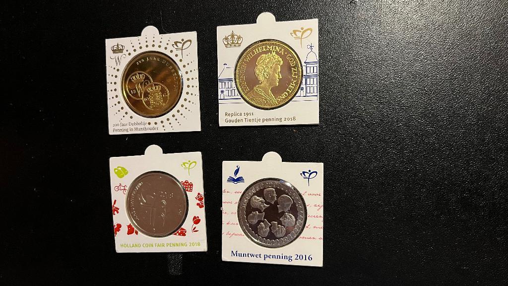 Diverse penningen, Postzegels en Munten, Penningen en Medailles, Ophalen of Verzenden, Overige materialen