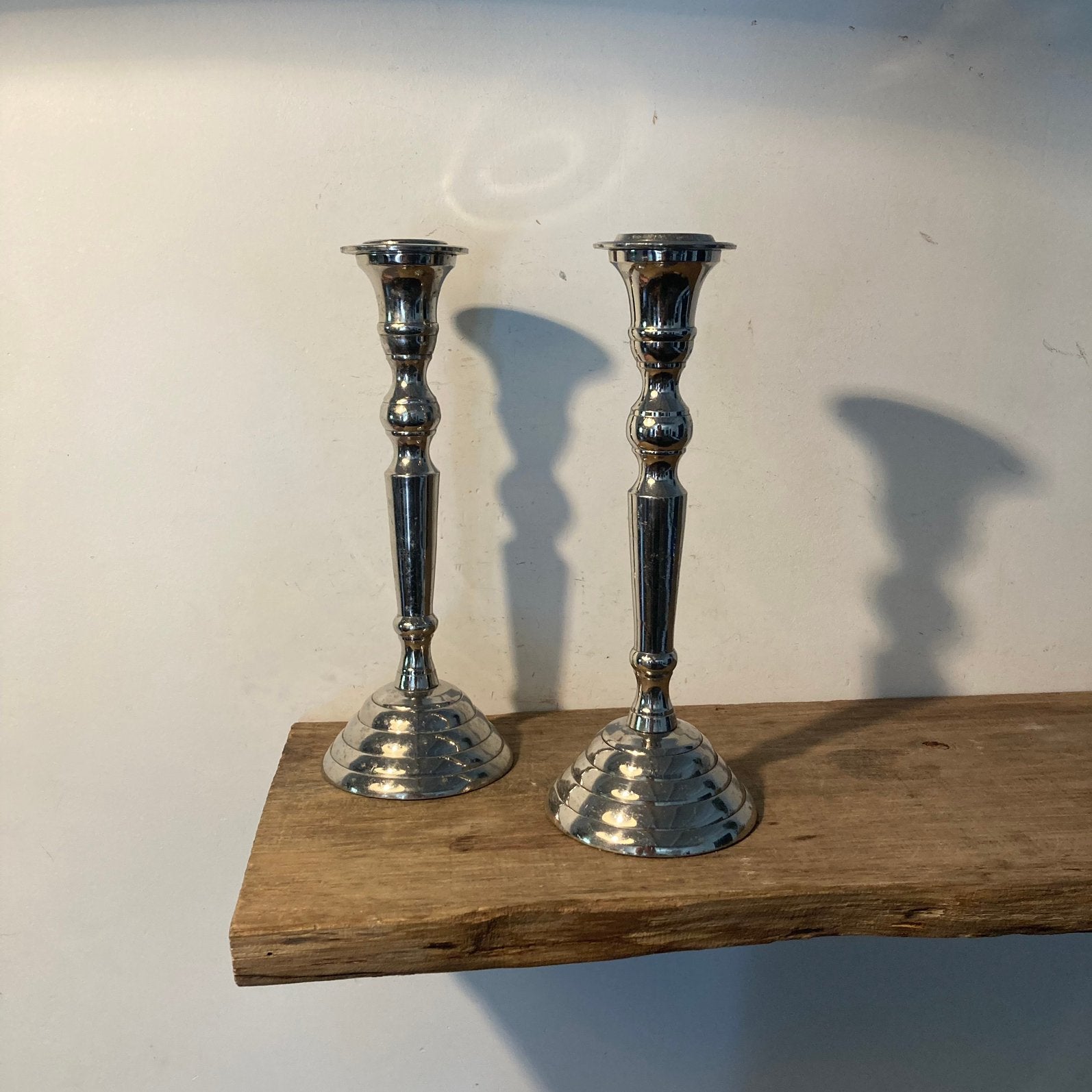 Set van 2 zilverkleurige kandelaars, Ophalen of Verzenden